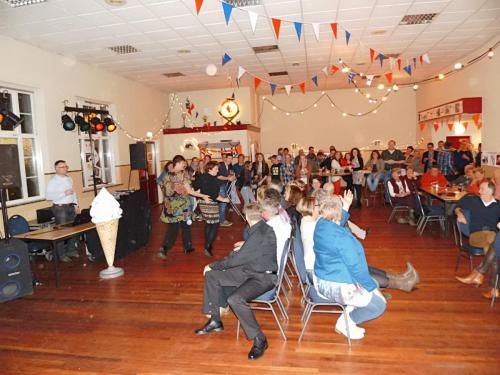 2013 Caecilia-avond  stoelendans