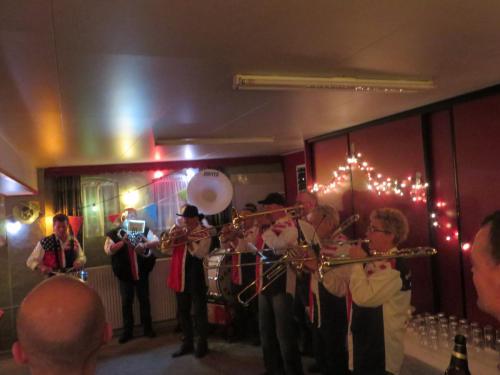 2014 Serenade joekskapel Mekkeluk Zat aan de Ericakapel