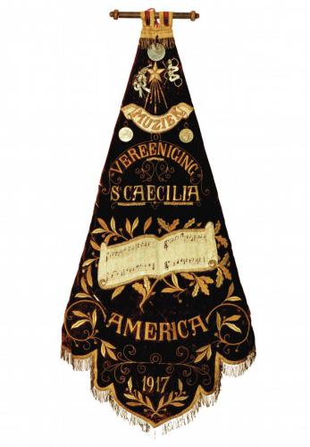 2.05 Het eerste vaandel uit 1927